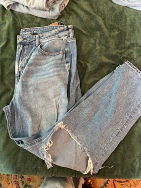 American Eagle Mom Jean